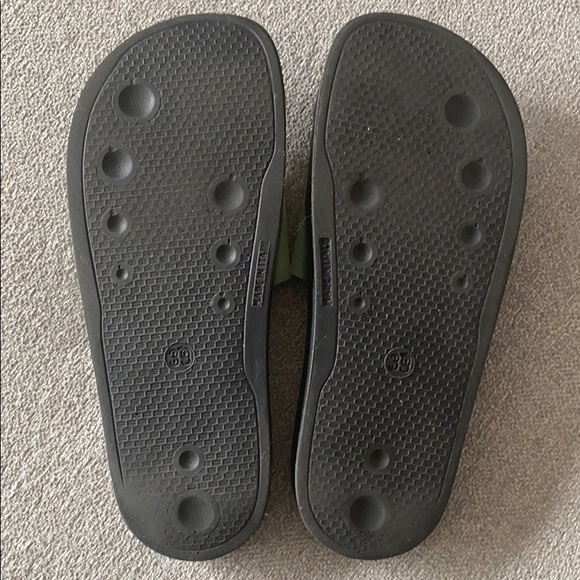 OFF-WHITE POOL SLIDES US WOMEN SZ 39 - Picture 3 of 4